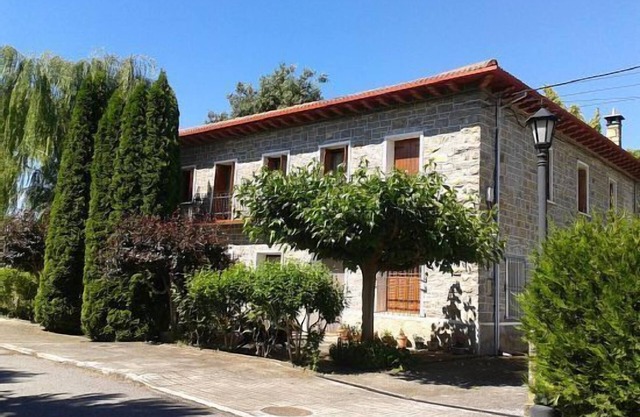 Apartment with garden and views of the Pyrenees