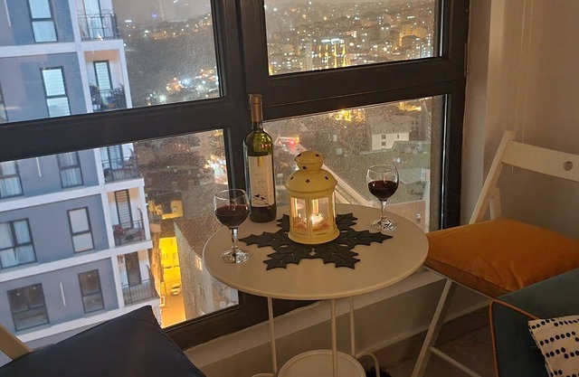 Apartment with Great City View