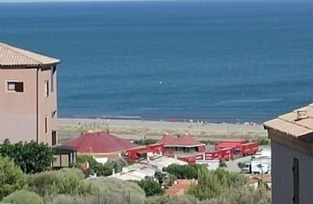 Apartment with Pool 300 m from the Beach