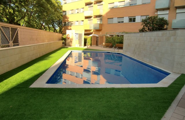 Apartment with pool, terraces near the sea and the city