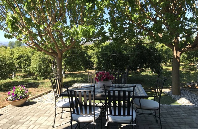 Apartment with private garden near the beach