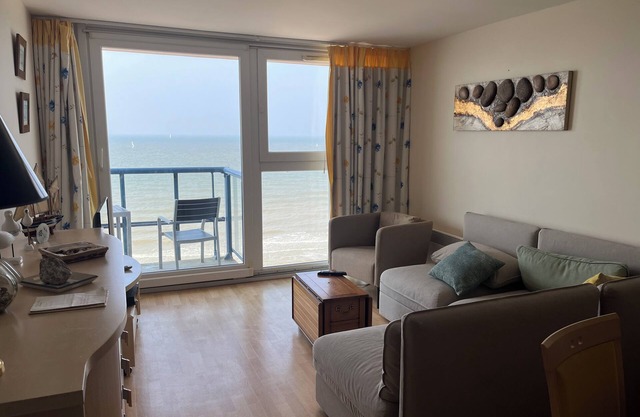 Apartment with sea view