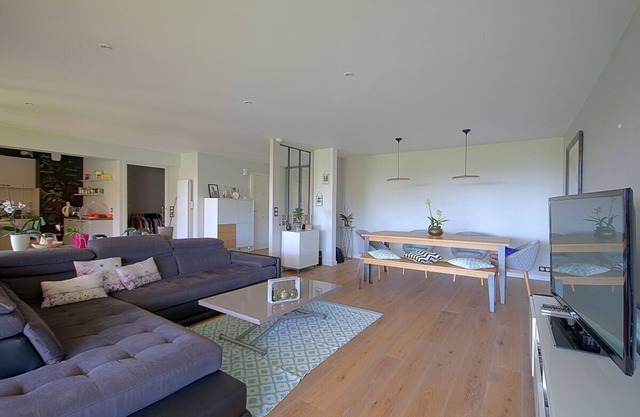 Apartment with Sea View and Pool