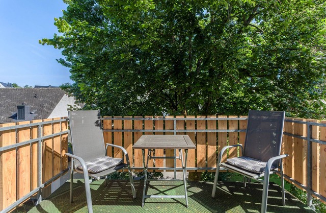 Apartment 'Wohnung 2 Linde' with Balcony and Wi-Fi