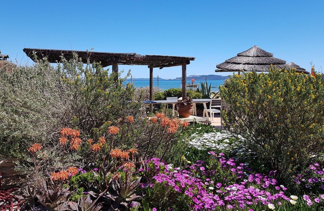 APARTMENTS 4 people Residence by the Sea Presqu'île de Giens HYERES
