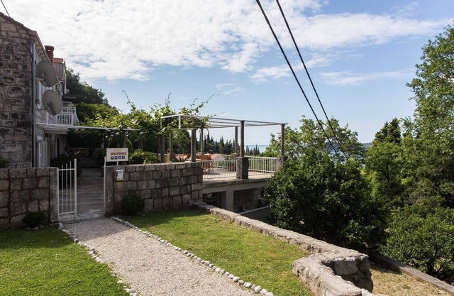 Apartments Anka - One-Bedroom Apartment with Balcony and Sea View