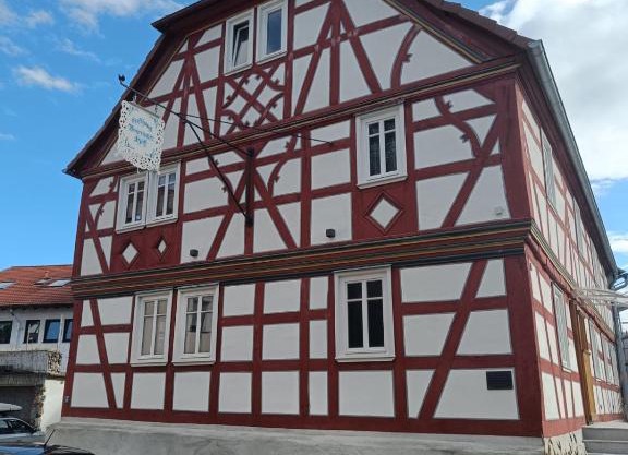 Apartments & möblierte Zimmer in Kahl am Main, kontaktloser Self Check-in, W-Lan, Schreibtisch, Duschbad, Küchenzeile, PKW-Plätze