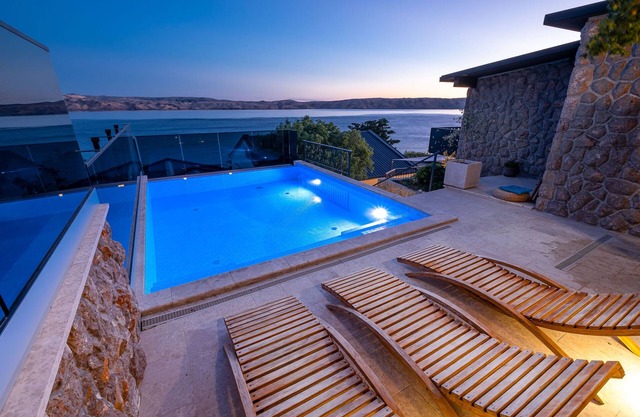Apartments Matea with Infinity Pool
