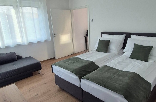 Apartments Seibel double/twin room with kitchen and conservatory