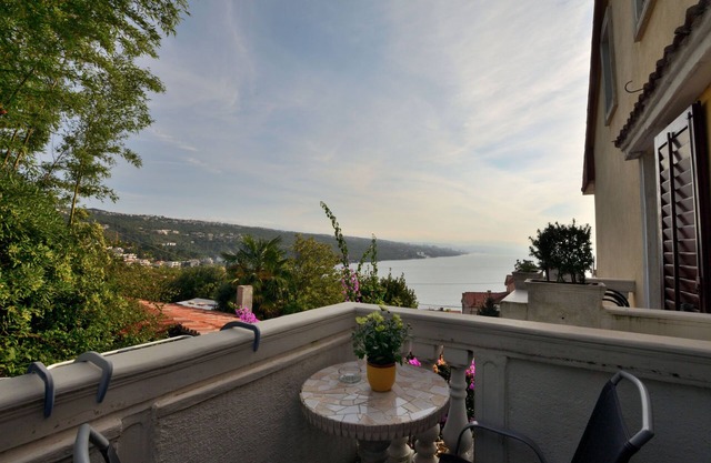 Apartments Vladislav (86331-A2) - Opatija