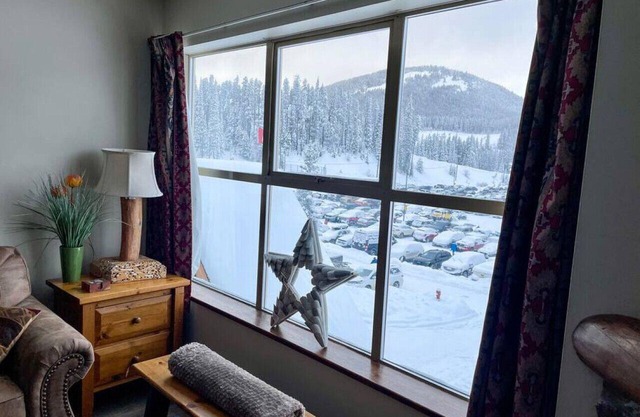 Apex Mountain ~ Belle Apres Studio 314