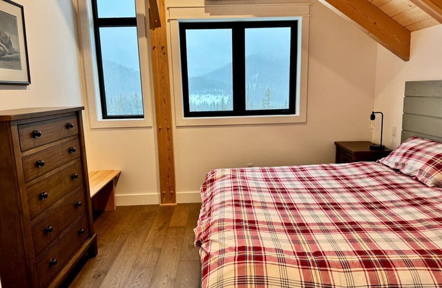 Apex Mountain - Boards `n` Blades Chalet