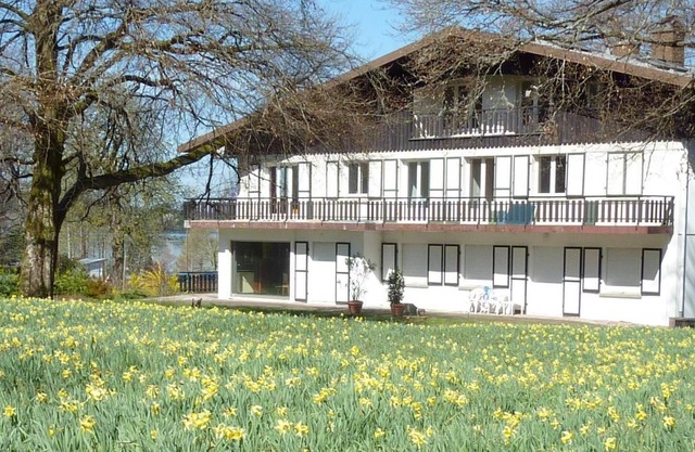 Appart 100 m² Downtown in garden 2 Ha 300 m from the Lake (garden & lake views)