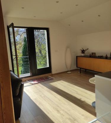 Appartement au calme, dans résidence sécurisée avec place de stationnement