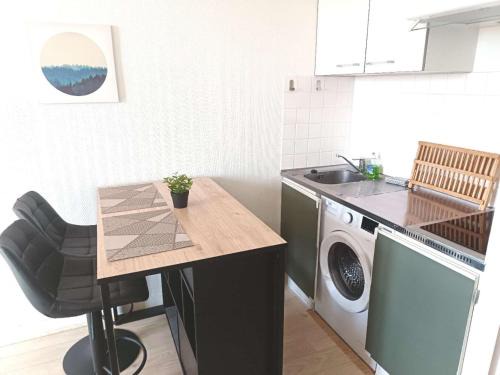 Appartement à Orléans au calme avec parking gratuit, balcon et ascenseur