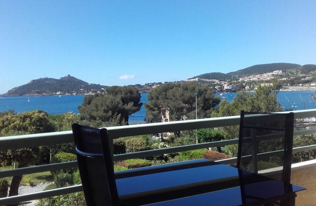 APPARTEMENT 2/4 Persons - Very nice sea view - swimming pools - parking lot