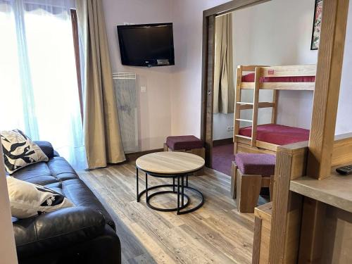 Appartement 2P cabine, 4 couchages, piscine, sauna, proche pistes – Risoul 1850 - FR-1-330-569