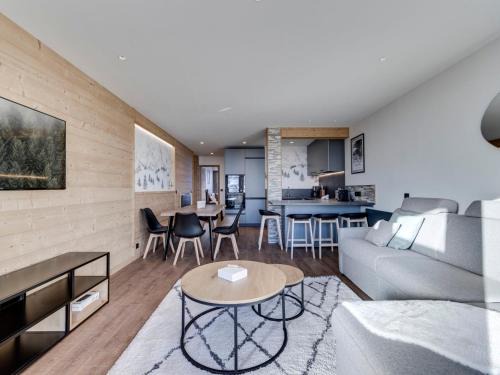 Appartement 8 pers, skis aux pieds, balcon, rénové, proche pistes et commerces, Tignes le Lac - FR-1-641-32