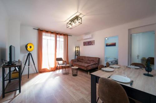 Appartement climatisé 3 chambres avec terrasse idéal pour 6 à 8 personnes