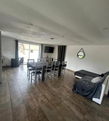 Appartement confortable à Curgy avec terrasse 60 m²