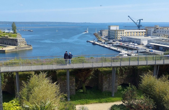 Appartement la Pérouse sea and castle view