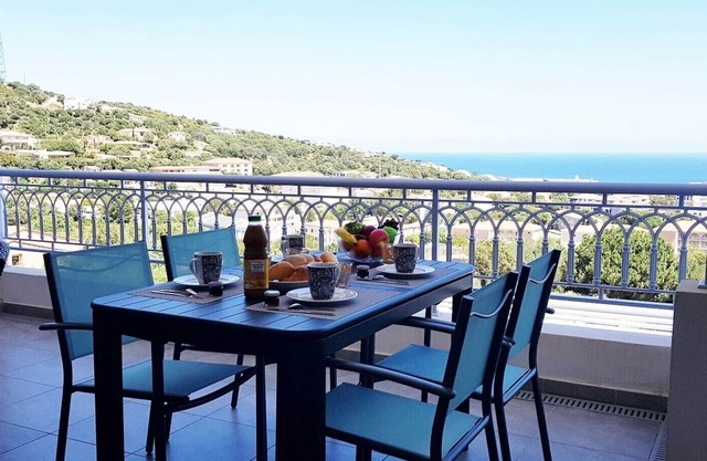 Appartement T3, Face à la Mer, à 5 mn en Voiture des Plages et du Centre-ville