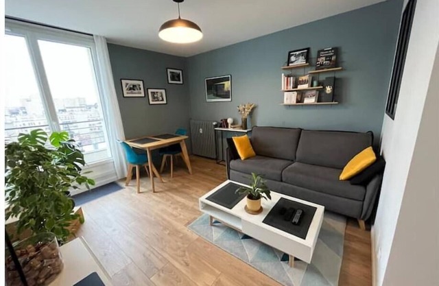 Appartement with balcony 20m to Champs-Élysées