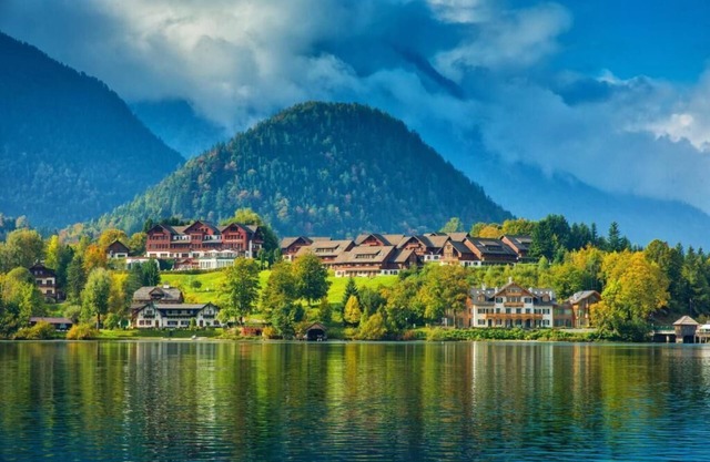 Appartment mit Balkon und Seeblick