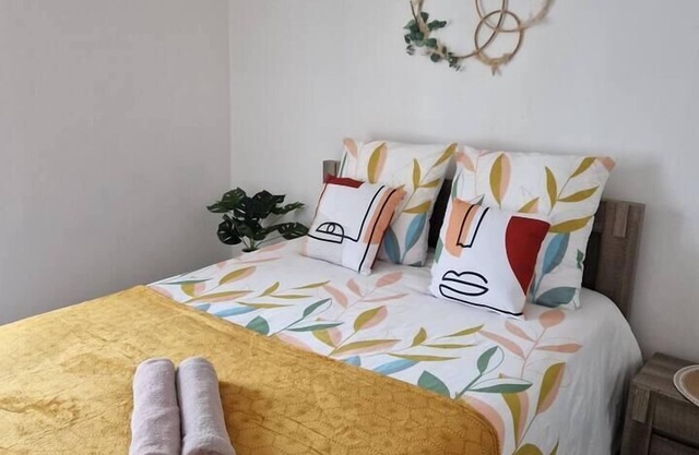 Appartment- Near Train Station - Free Parking