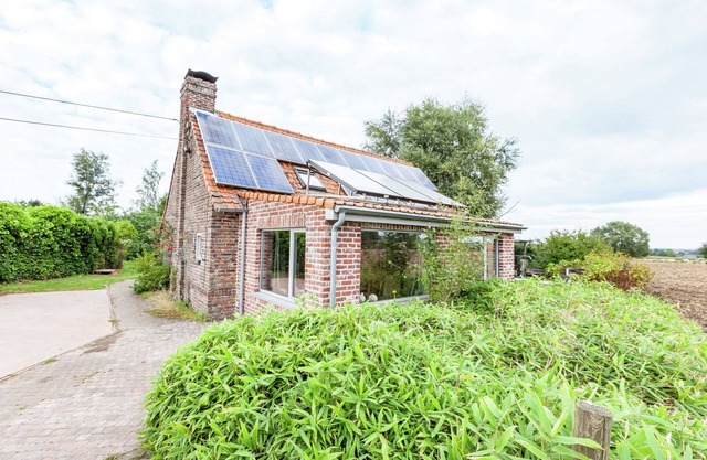 Appealing Chalet in Westouter with Garden