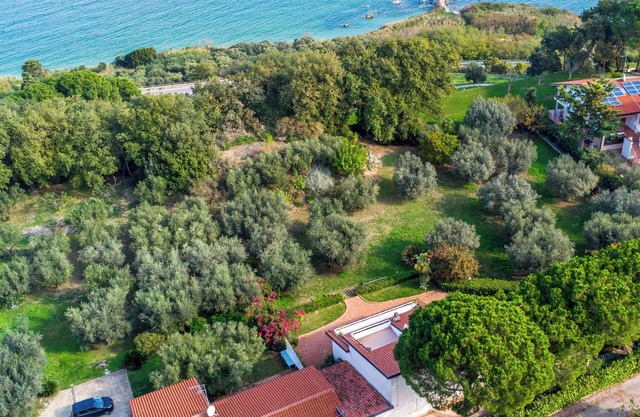 Approdo - Four Bedroom Villa, Sleeps 8
