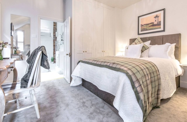 April House Weybridge - Boutique Guesthouse