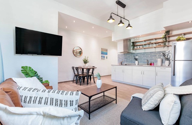 Apt D, Sunny San Juan Getaway