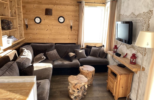 Apt. duplex of 72 m2, 3 bedrooms, in the heart of Alpe d'Huez garden