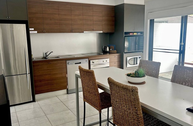 Aqua Apartment #1 - Pacific Palms Holidays