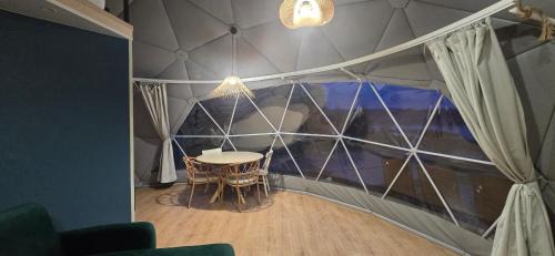 Aqua Glamp