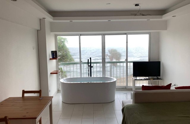 Aqua View 1 BR Apartment
