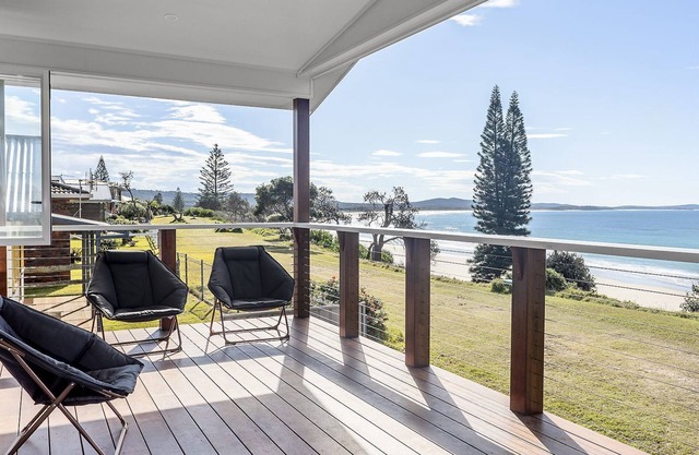 Aqua Vista - Beach Front Location