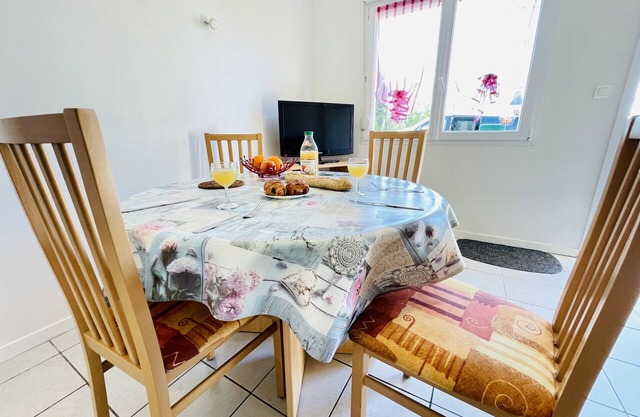 Aramis : Apartment 300 meters from the thermal baths (free parking)