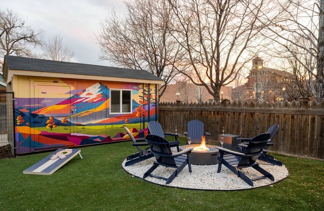 ARCADE - FIRE PIT - HOT TUB - BACKYARD GAMES - OLDE TOWN HISTORIC DISTRICT