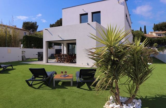 ARCHITECT VILLA Classified 5 *, 200 m², SEA 800m, Swimming pool, Sauna & Jacuzzi