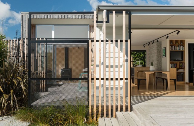 Architecturally designed bach at Papamoa Beach