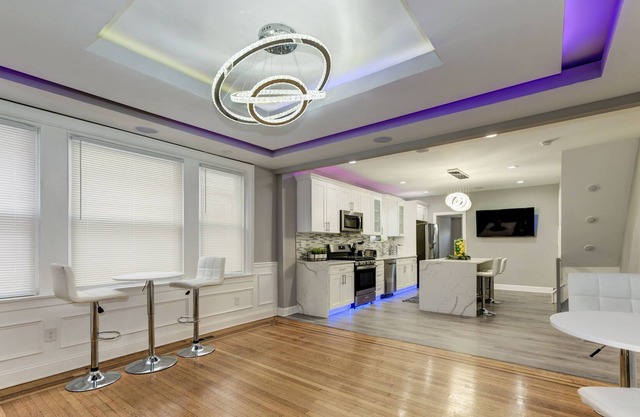 Ardelia's Place - Luxurious, Elegant & Comfortable Family-Sized Home!