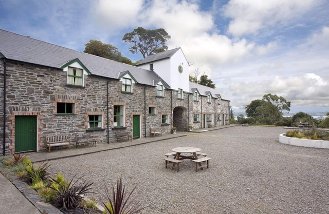 Ardnagashel Est No 1 - sleeps 4 guests in 2 bedrooms