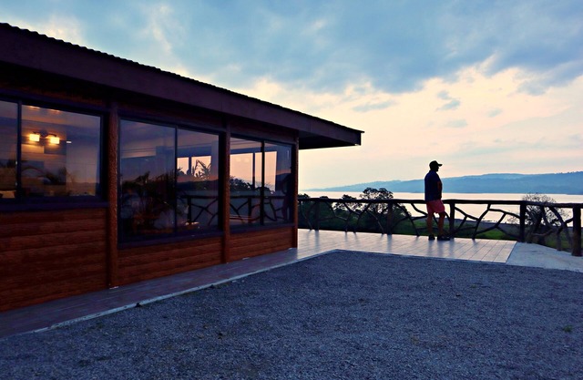 Arenal Love Cabin, with volcano & lake views