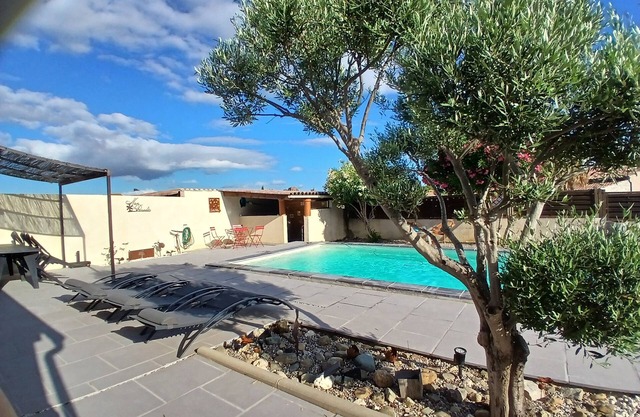 Argeliers (Aude), Languedoc. House 9 persons with swimming pool. 40 min from the beaches