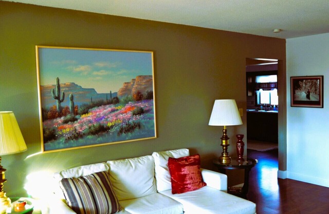Arhaus 3: experience a chic and inviting accommodation in Grand Forks.