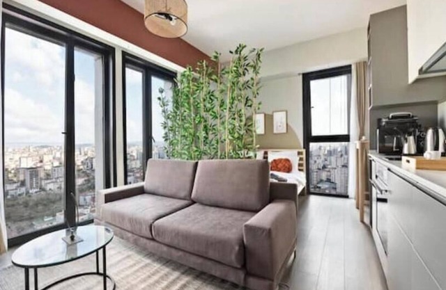 Aries - Charming Studio Apt w/Balcony Views