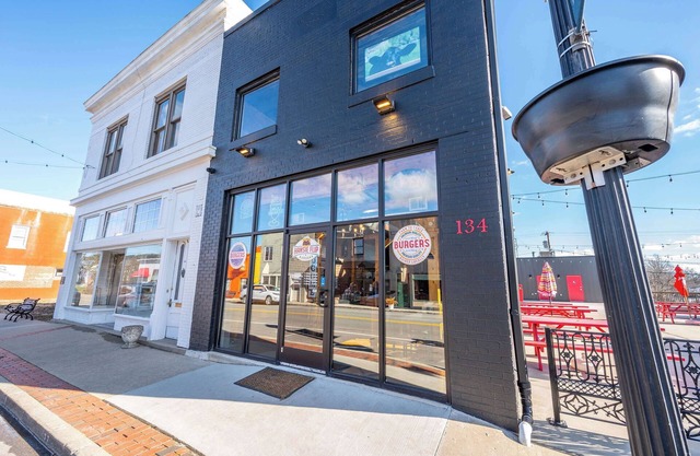 Arkstone Retreat 1 Chic Downtown Escape!