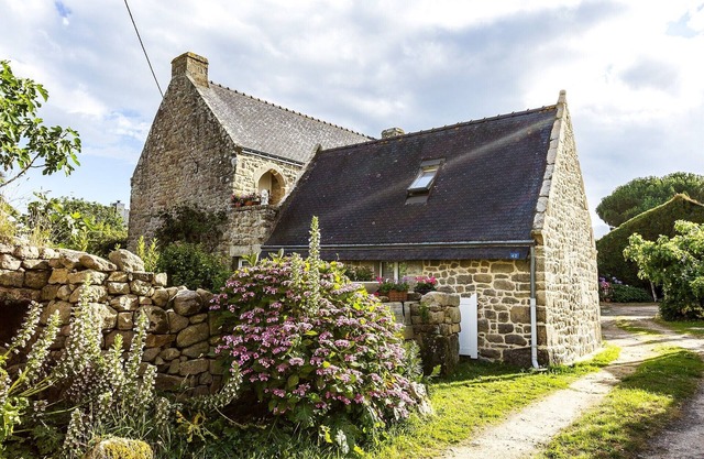 Armor" apartment in 18th century house 5 min. from sandy beaches